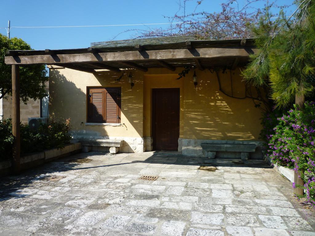 Villa Carcano Trani Zimmer foto